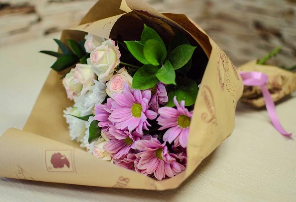 Букет цветов из: Розы и Хризантемы в Североуральске