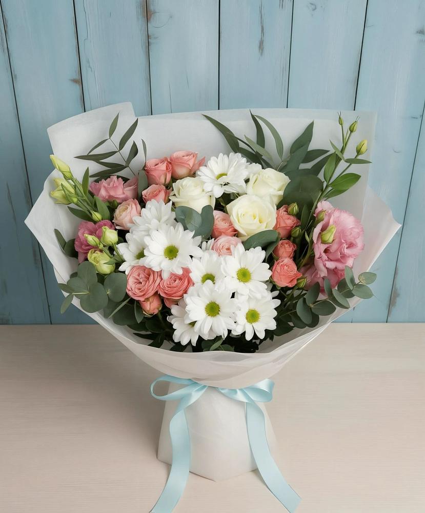 Букет цветов из: Розы, Лизиантусы и Хризантемы в Североуральске