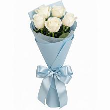 Букет 5 Белых роз Проуд в Североуральске