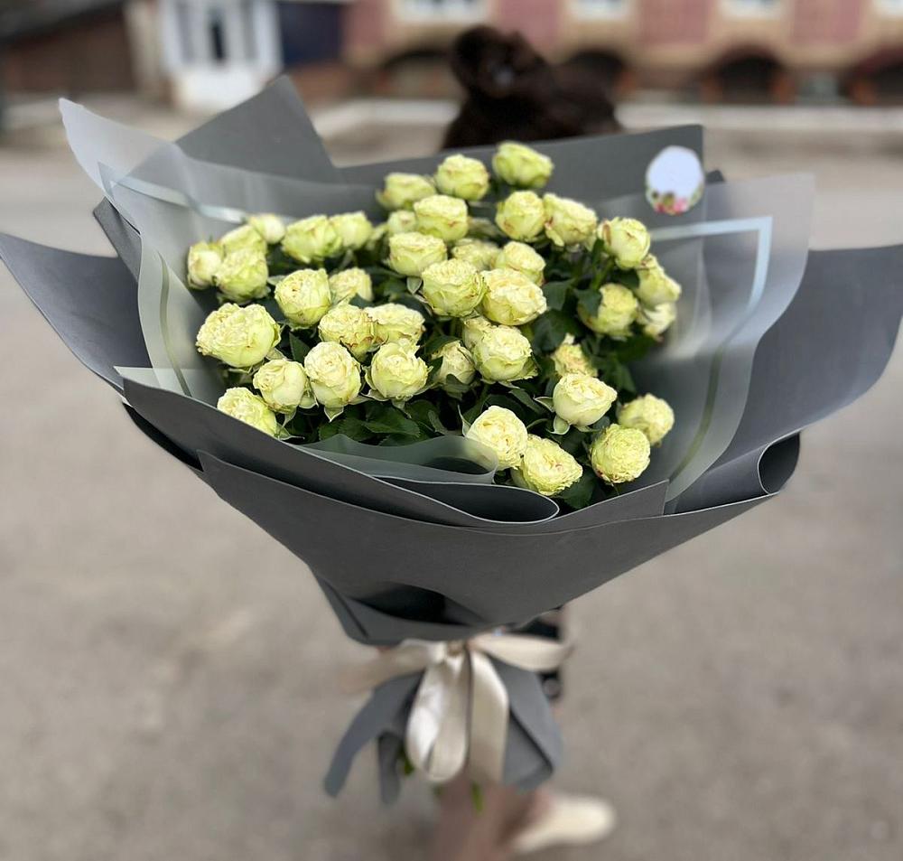 Белые кустовые розы Солинеро в Североуральске Букет Белые кустовые розы Солинеро в Североуральске