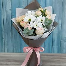 Букет цветов из:  Хризантемы и Розы в Североуральске