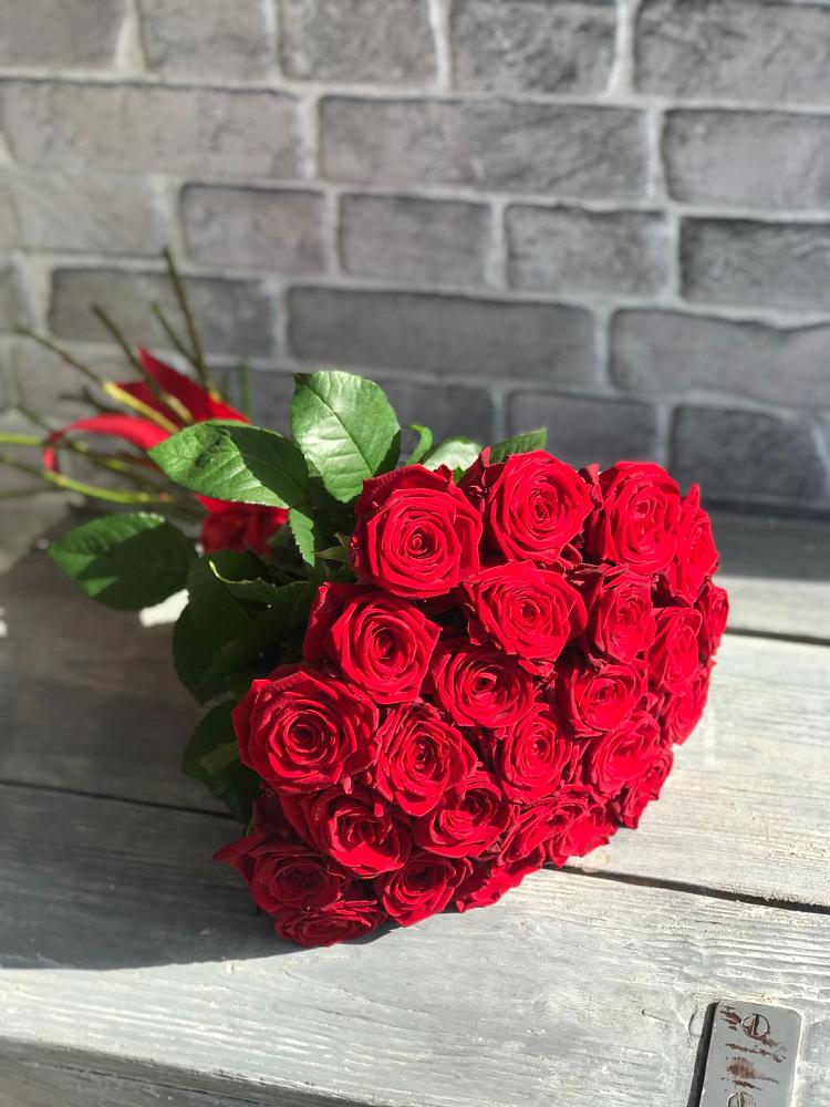 Букет Красные розы Фридом в Североуральске