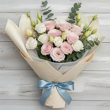 Букет цветов из:  Лизиантусы в Североуральске