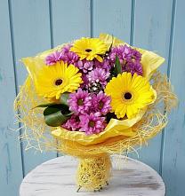 Букет цветов из:  Хризантемы и Герберы в Североуральске