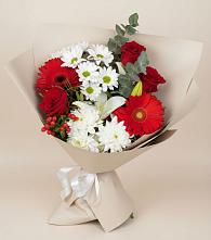 Букет цветов из:  Розы, Хризантемы, Герберы и Лилии в Североуральске