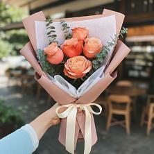 Букет цветов из:  Розы в Североуральске