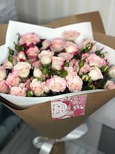 Букет цветов из:  Розы в Североуральске