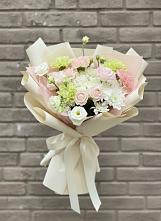 Букет цветов из:  Гвоздики, Розы, Лизиантусы и Хризантемы в Североуральске