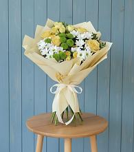 Букет цветов из:  Хризантемы и Розы в Североуральске